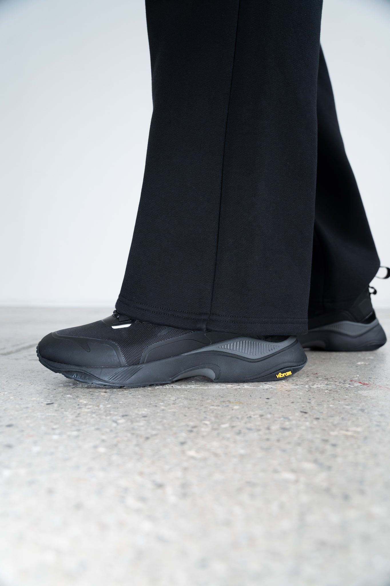 ARKK Essential Line Stormrydr | Black | Women Stormrydr