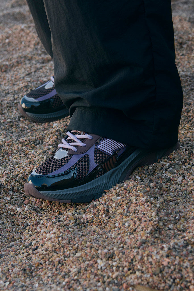 ARKK Essential Line Forma Runner | Brown Black Grape Forma Runner