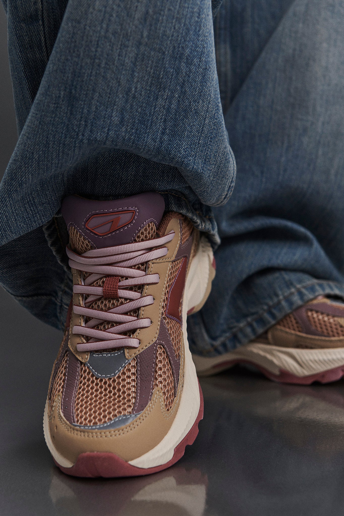 ARKK Essential Line Forma Runner | Sand Grape | Women Forma Runner