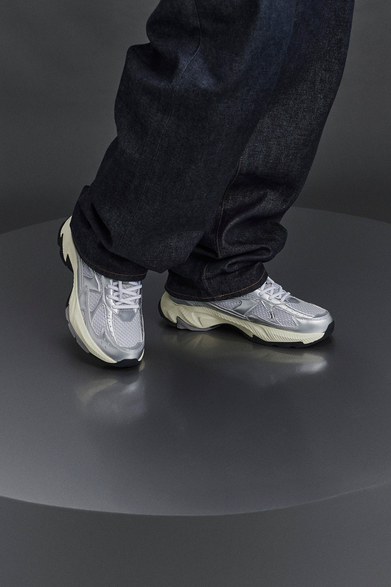 ARKK Essential Line Forma Runner | Vintage Silver | Women Forma Runner