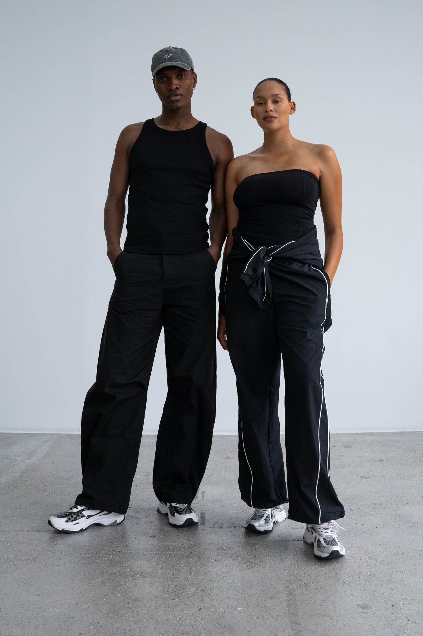 ARKK Essential Line Forma Runner | White Black | Women Forma Runner